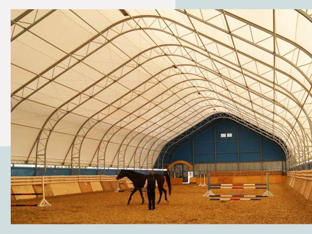 Строительство конных манежей в Майкопе